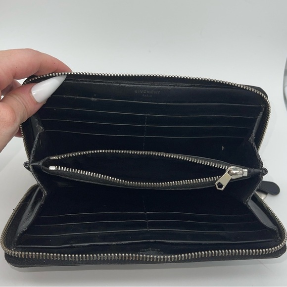 ‼️ Givenchy x BAMBI Disney LIMITED EDITION Collectible Long Zip Around Wallet - Picture 8 of 16